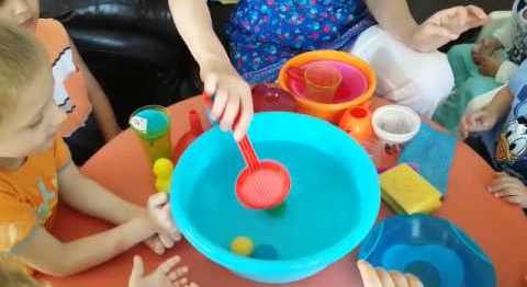25 ігор та забав з водою для діток 1-3 роки | Міні Рівне