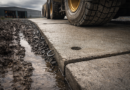Дорожні плити для під’їзду: рішення проблеми колій і бруду